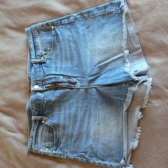 Size 16 Liverpool jean shorts - Picture 2 of 4